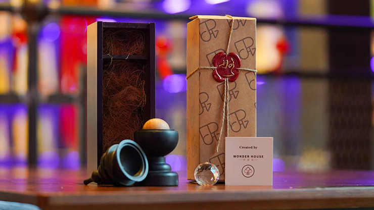 CLASSIC BALL AND VASE